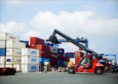 春節期間越南1000多家企業參與貨物進出口